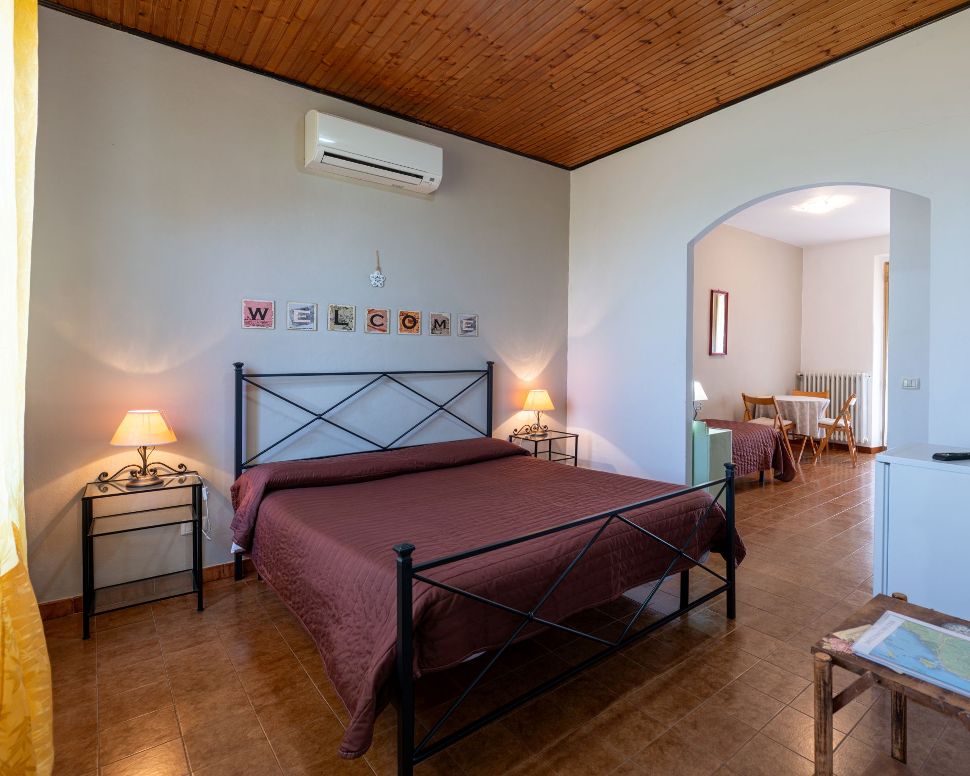 Camera tripla OLEANDRO